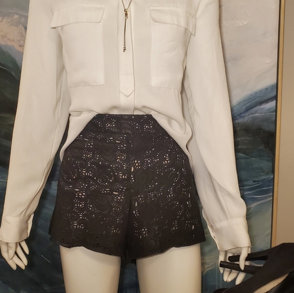 Alice + Olivia Leather shorts - Picture 4 of 4